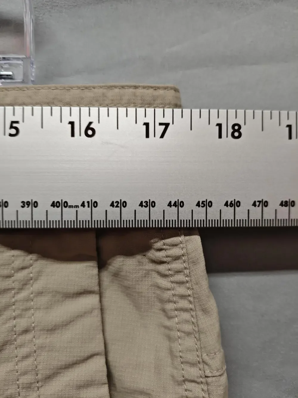 The North Face Shorts Mens 34 Khaki Nylon Hiking Quick Dry Cargo Pocket Outdoor